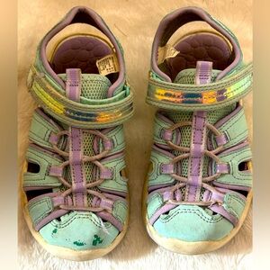 Size 10 girls sandals / water shoes